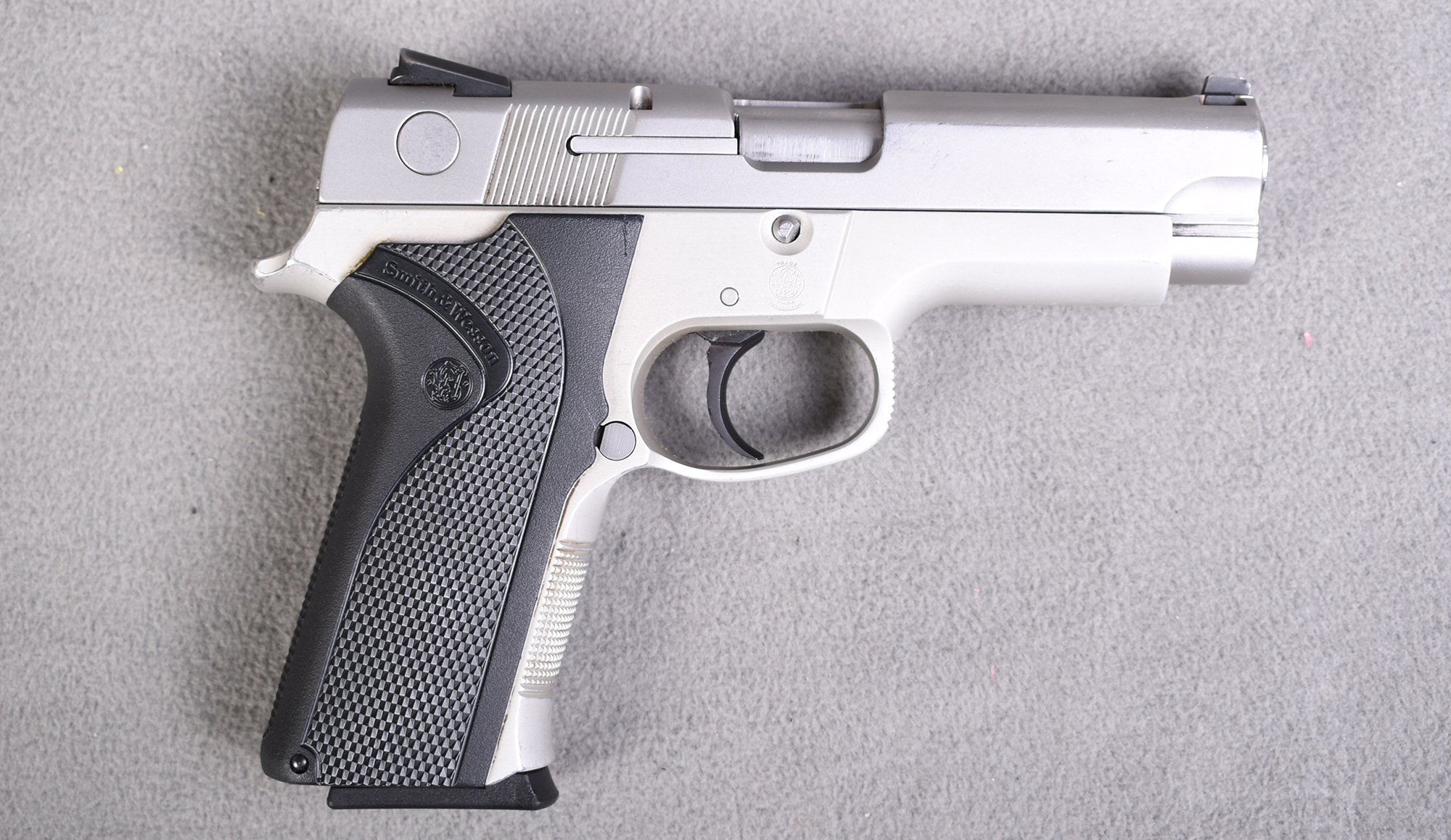 Smith & Wesson ~ Model 4043 ~ .40 S&W | Cabela's